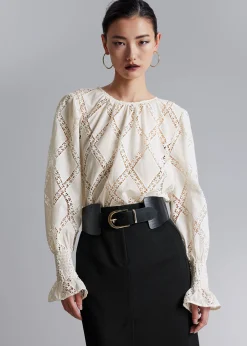 Cheap Broderet Bluse Med Flaesemanchetter Kvinder Bluser Og Skjorter