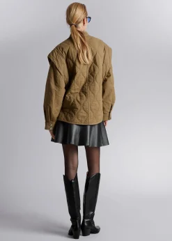 Hot Quiltet Jakke Med Forlaenget Skulder Kvinder Frakker & Jakker