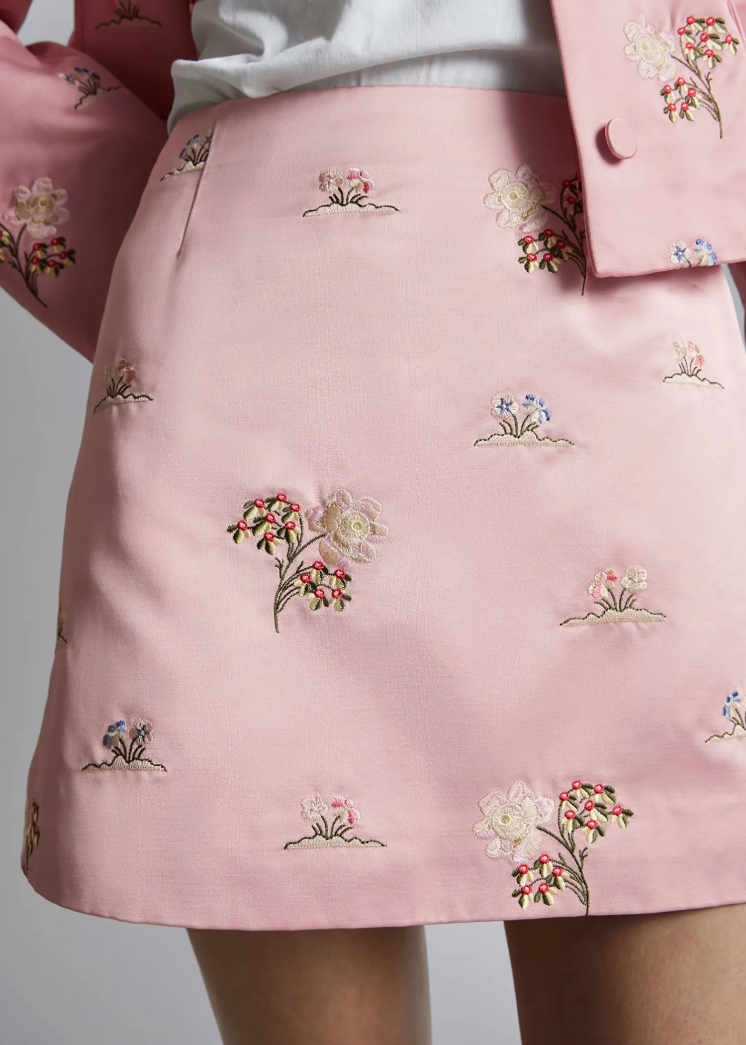 Shop Blomsterbroderi Satin Mininederdel Kvinder Sæt Og Dragter