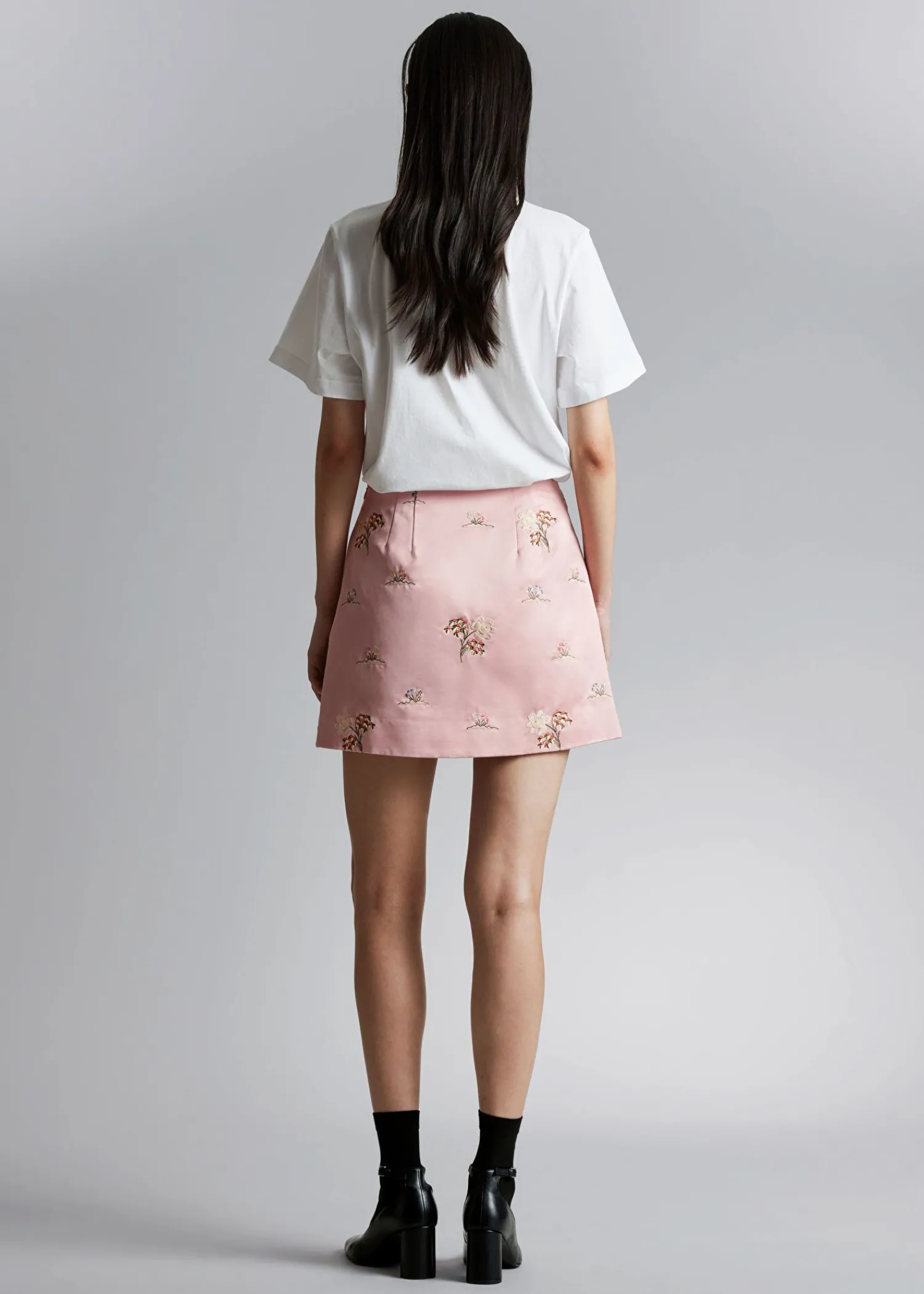 Shop Blomsterbroderi Satin Mininederdel Kvinder Sæt Og Dragter